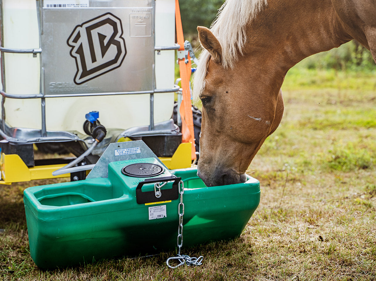 Drinking trough 55L: for IB trailers 91.1000US / 86.5000